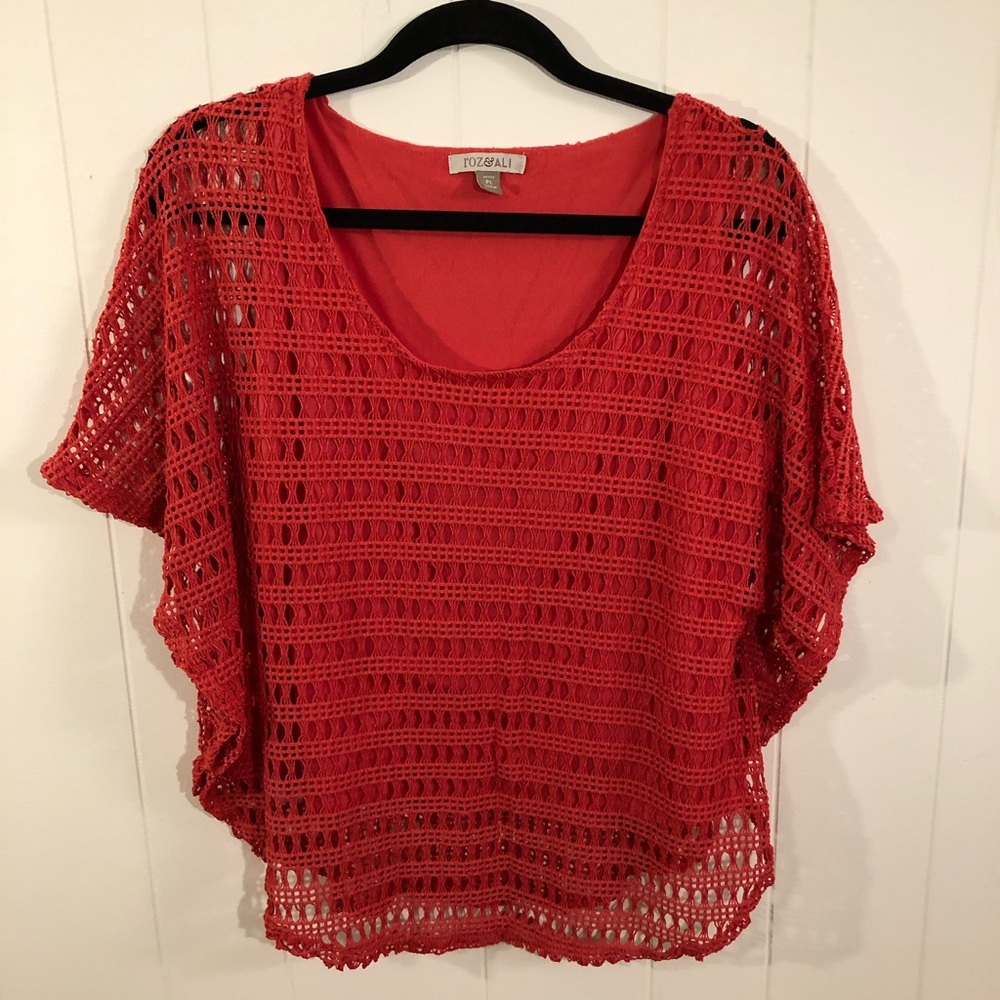 roz & ali petitie crochet overlay top coral  PL